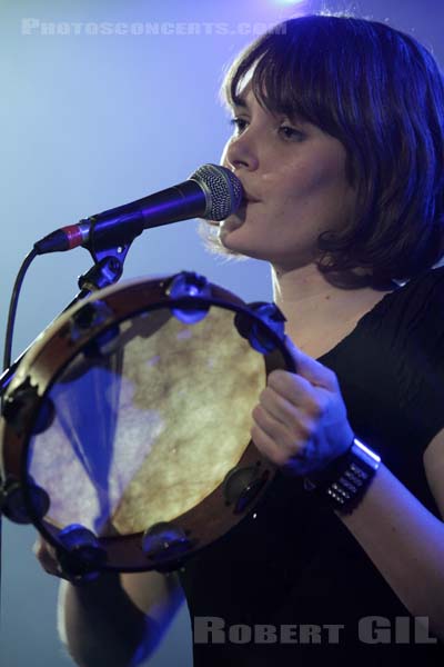 LA FIANCEE - 2010-03-27 - PARIS - La Maroquinerie - 